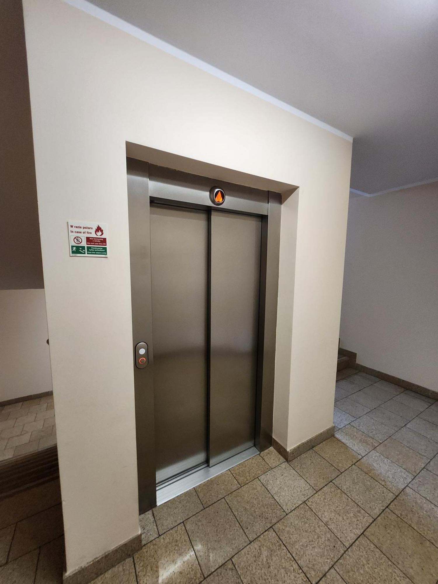 Ferienwohnung Apartament Karkonoska Z Garazem Breslau Exterior foto